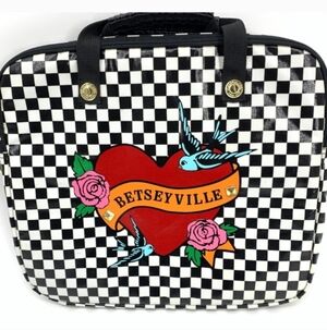 Betsey Johnson Betseyville Laptop Case Quilted Black White Checkered Sz 13x14 In